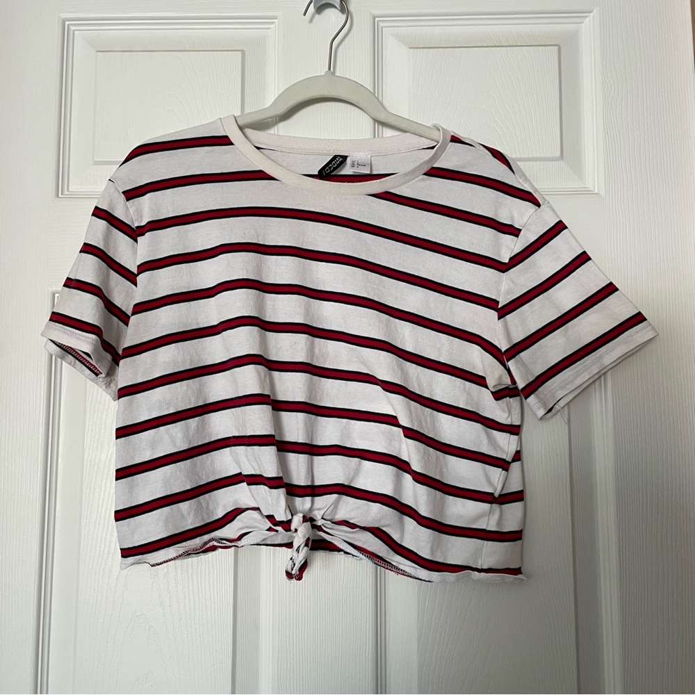 f21 red & white stripe cropped shirt